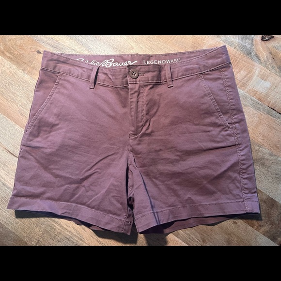 Eddie Bauer mauve khaki shorts slightly curvy - Picture 1 of 3